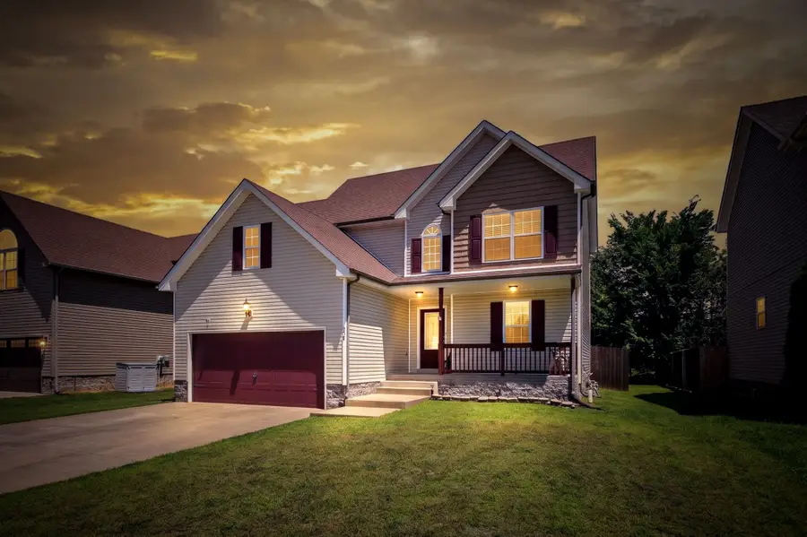 689 Fox Hound Dr, Clarksville, TN 37040 - #2