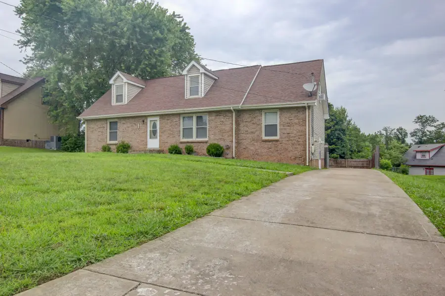 419 Spencer Ln, Clarksville, TN 37042 - #2