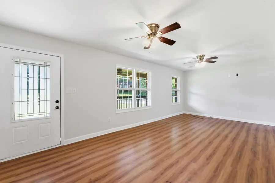 945 Mckellar Dr, Tullahoma, TN 37388 - #3