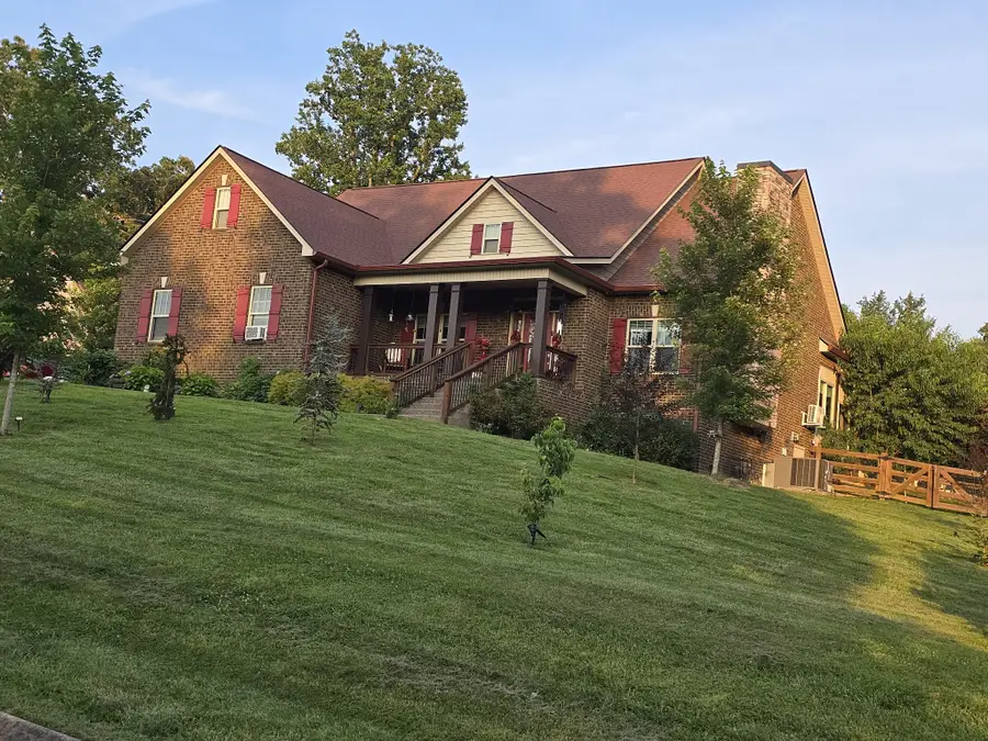 104 Yates Dr, Bon Aqua, TN 37025 - #2