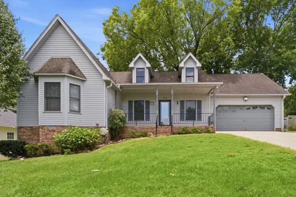 609 Knollwood Dr, La Vergne, TN 37086