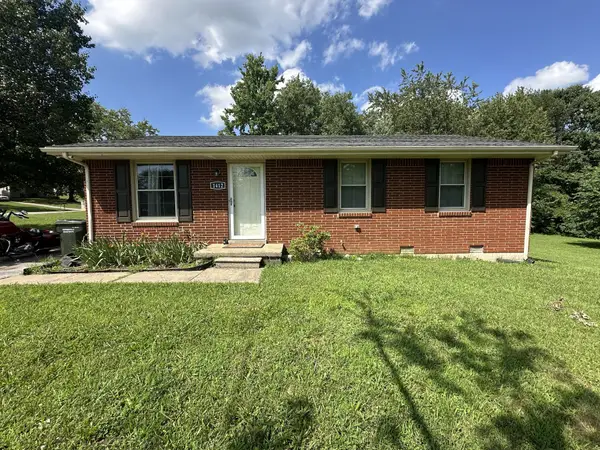 1412 Honeysuckle Dr, Hopkinsville, KY 42240