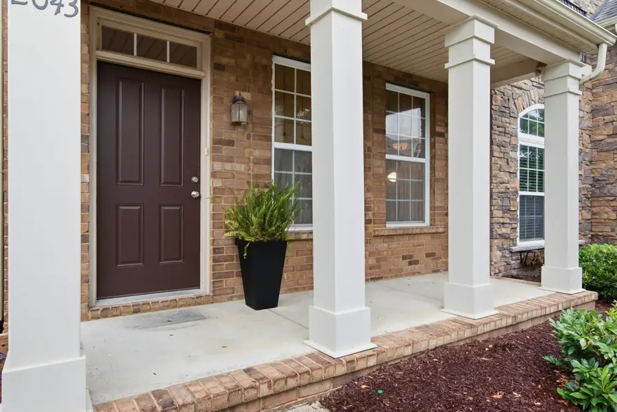 2043 Traemoor Village Dr, Nashville, TN 37209 - #2