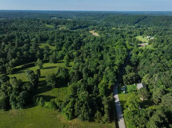 8 Shiloh Canaan Road, Palmyra, TN 37142