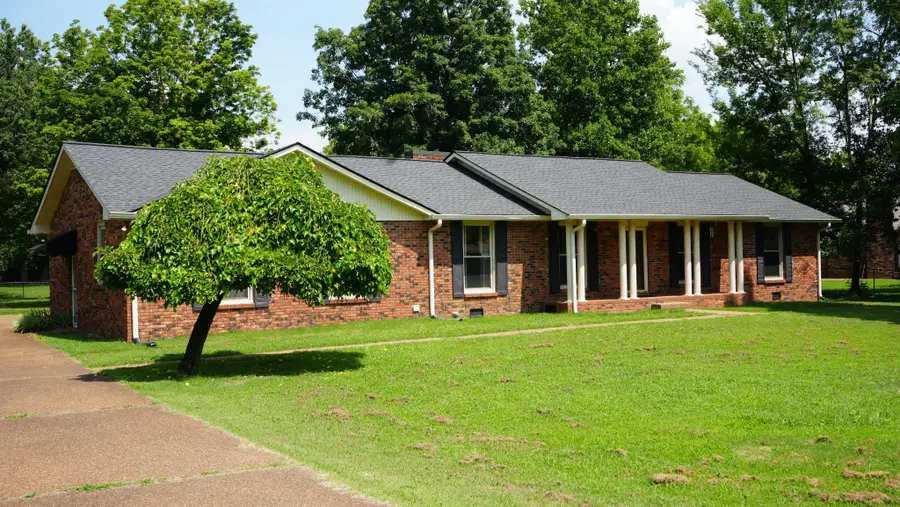 858 Moreland Dr, Gallatin, TN 37066 - #3