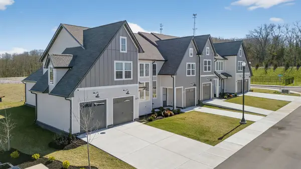 318 Panther Dr, Murfreesboro, TN 37127