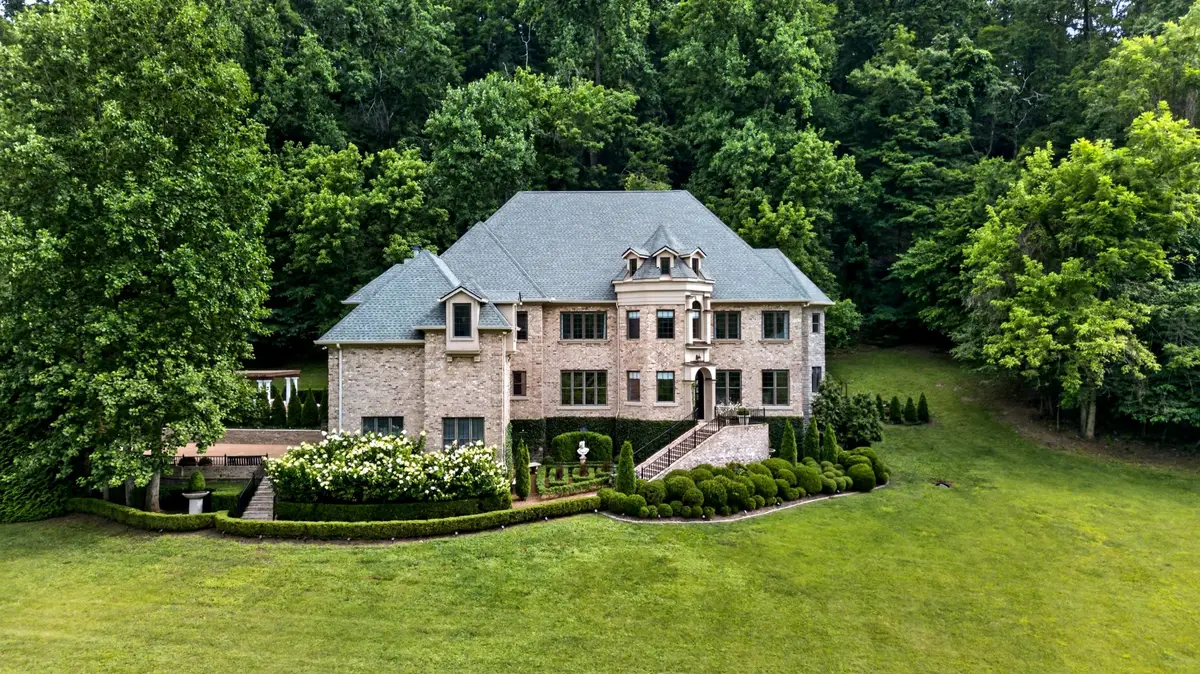 1060 Natchez Valley Ln, Franklin, TN 37064 - #1