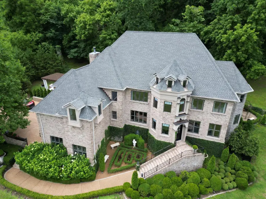 1060 Natchez Valley Ln, Franklin, TN 37064 - #2