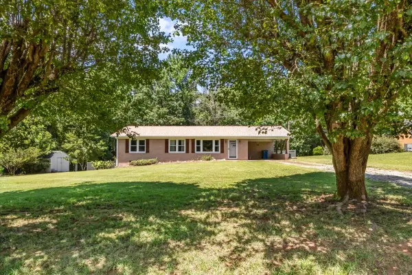 196 Victor St, Camden, TN 38320