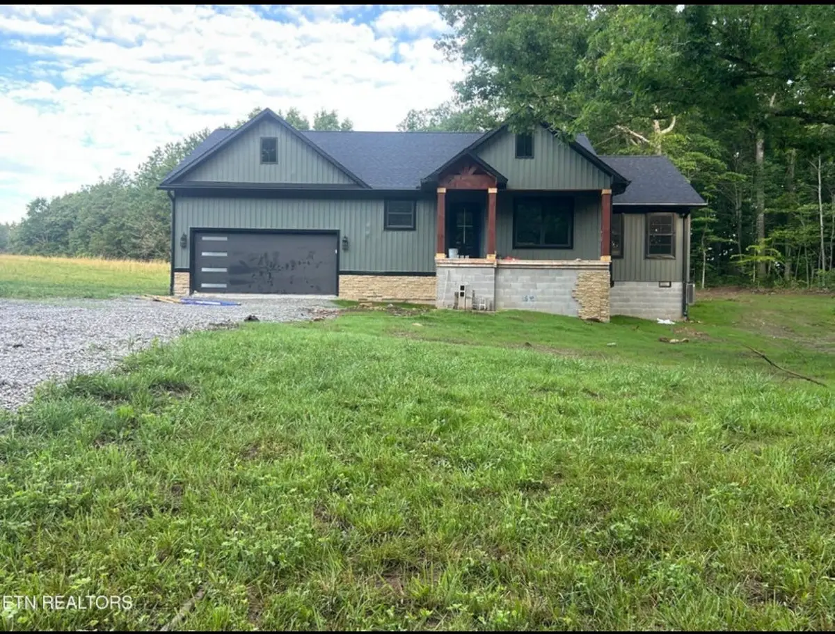 228 Georgee Rd, Jamestown, TN 38556 - #1