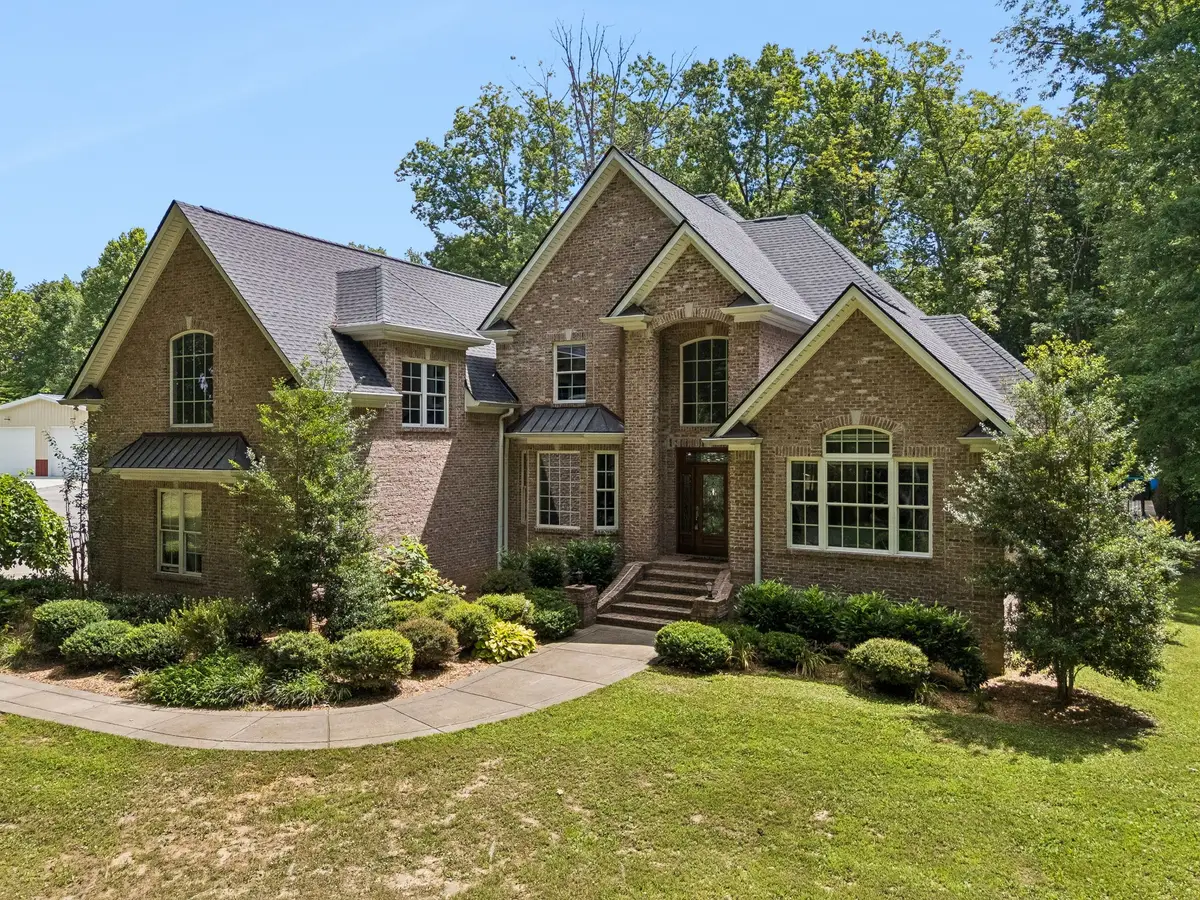 6948 Whispering Oaks Dr, Springfield, TN 37172 - #1