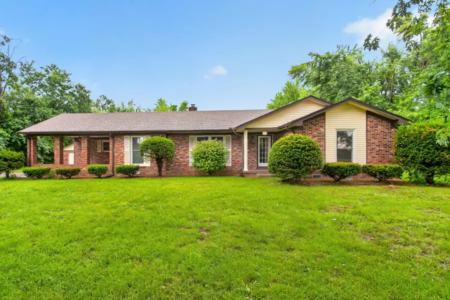 647 52 E Highway E, Portland, TN 37148 - #2