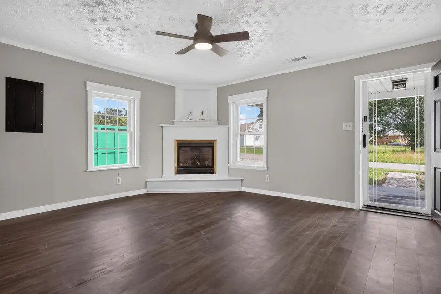 229 Adams St, Smithville, TN 37166 - #3
