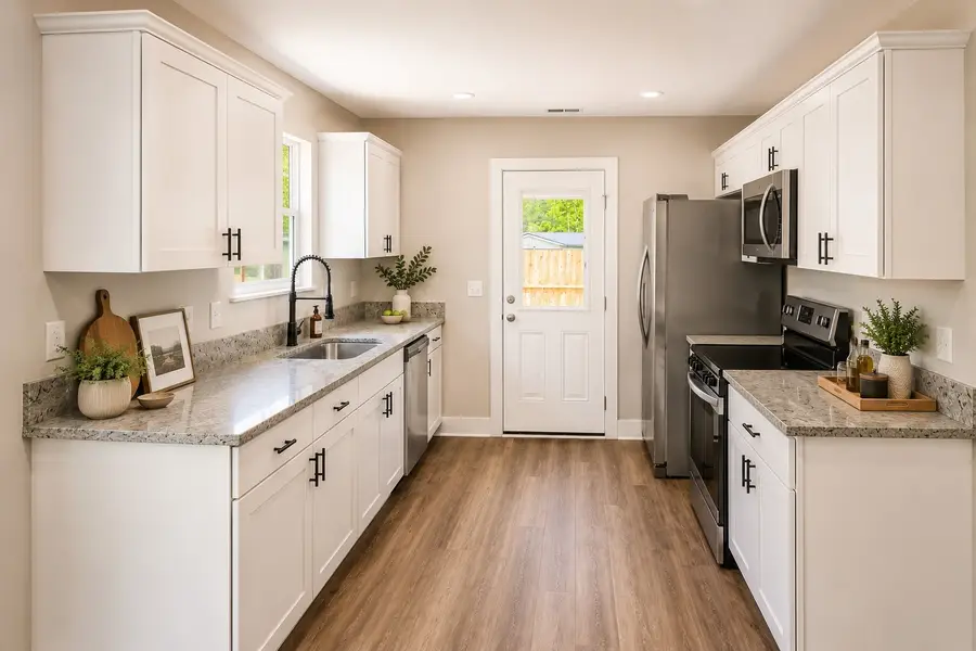 124 Corlew St, Charlotte, TN 37036 - #3