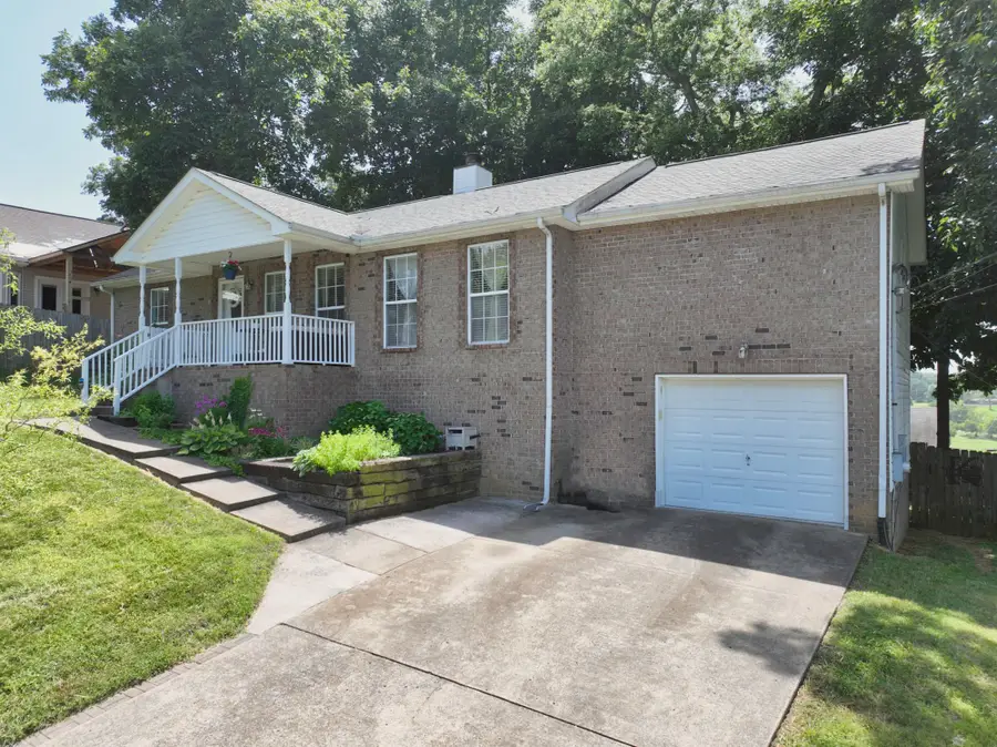 225 High Chaperal Dr, Goodlettsville, TN 37072 - #2
