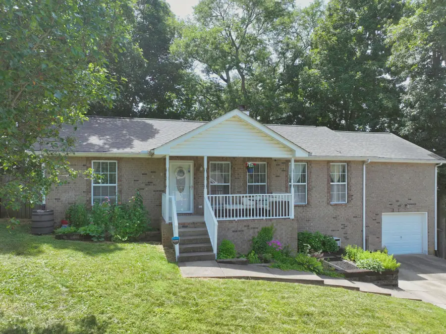 225 High Chaperal Dr, Goodlettsville, TN 37072 - #3
