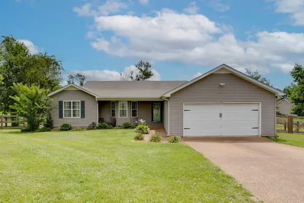6003 Hill Cir, Bon Aqua, TN 37025