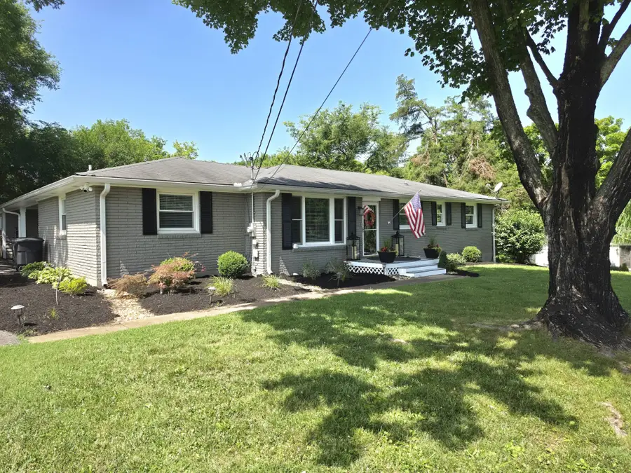 210 Elnora Ct, Hendersonville, TN 37075 - #2
