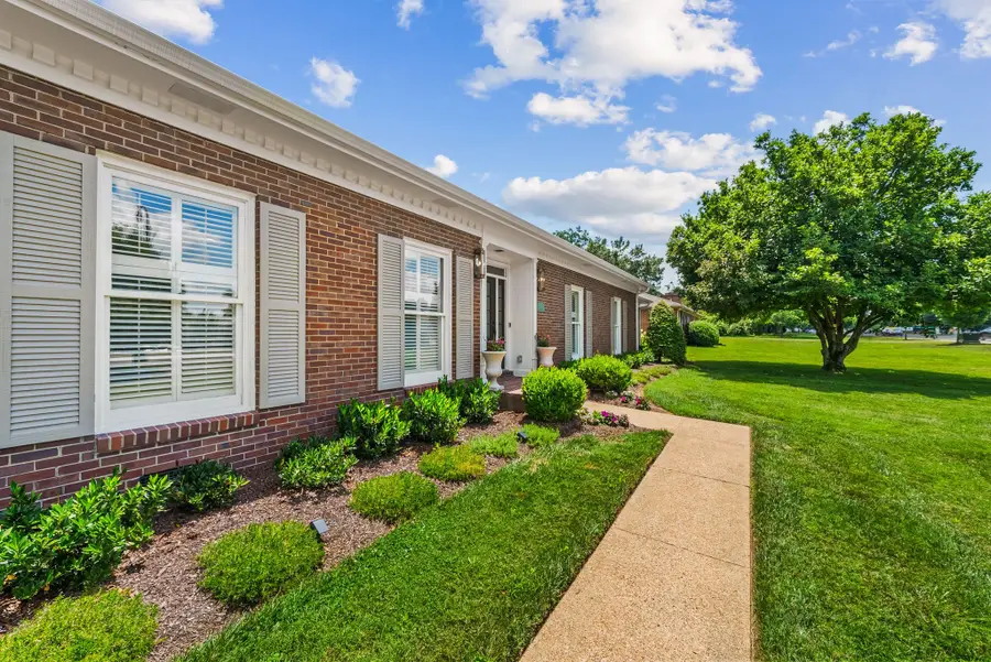 618 Hillsboro Rd, Franklin, TN 37064 - #2