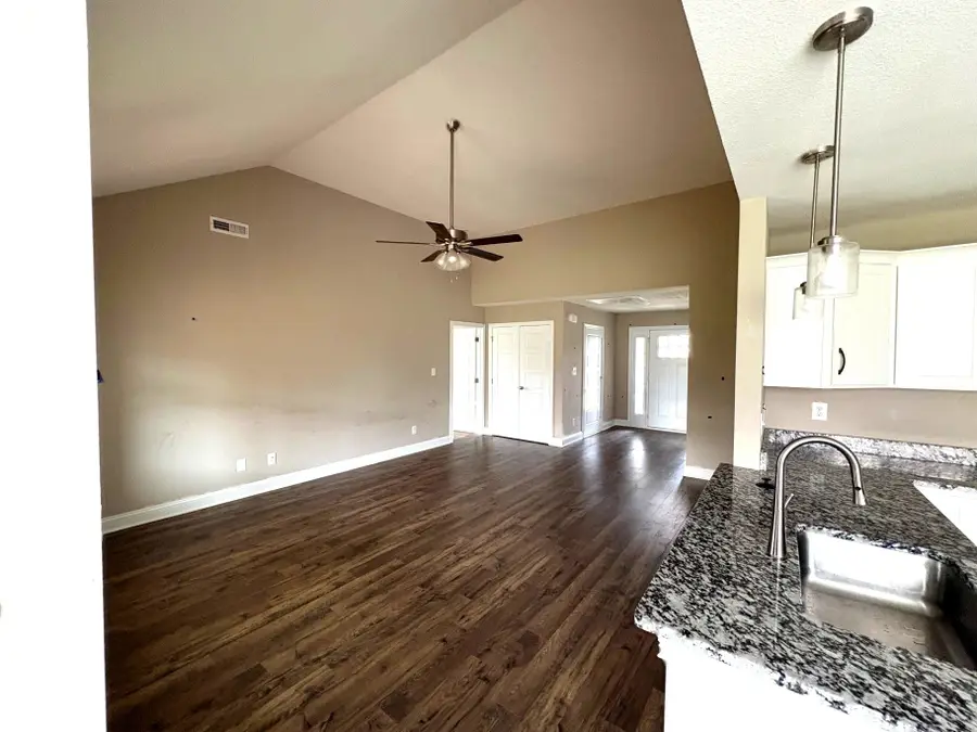 161 Ardell Dr, Clarksville, TN 37040 - #2