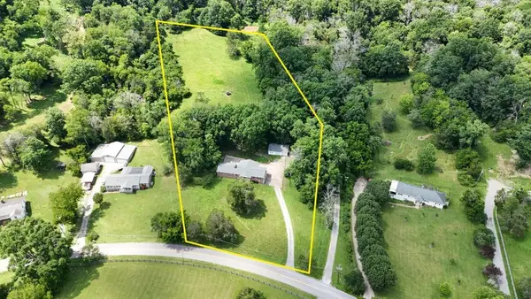 3325 Freeman Hollow Rd, Goodlettsville, TN 37072