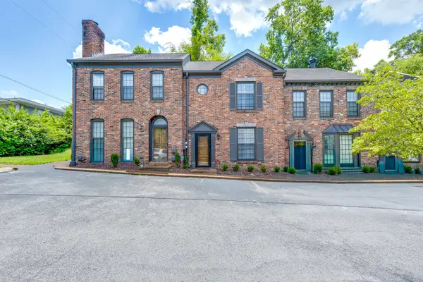 2018 Stokes Ln, Nashville, TN 37215