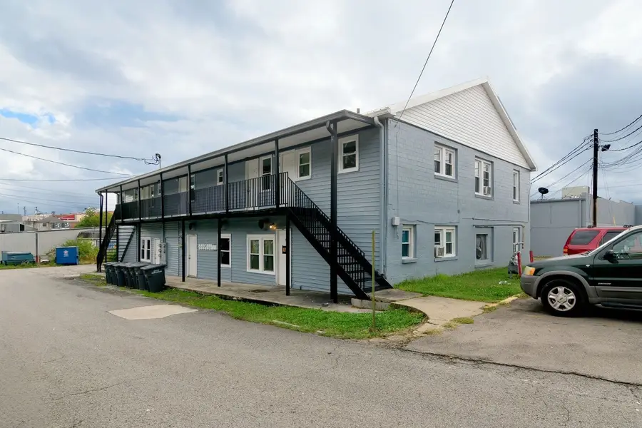 206 Edison St W, Fayetteville, TN 37334 - #3