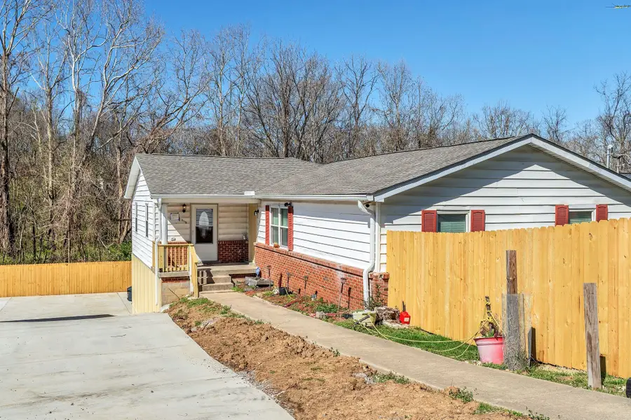 8119 Bonnafair Dr, Hermitage, TN 37076 - #2