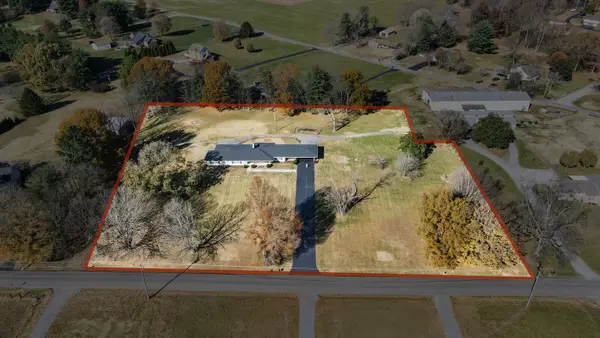 676 Ferguson Hill Rd, Lafayette, TN 37083