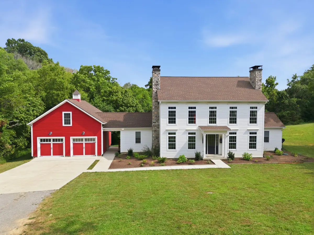 597 Cummings Ln, Cottontown, TN 37048 - #1