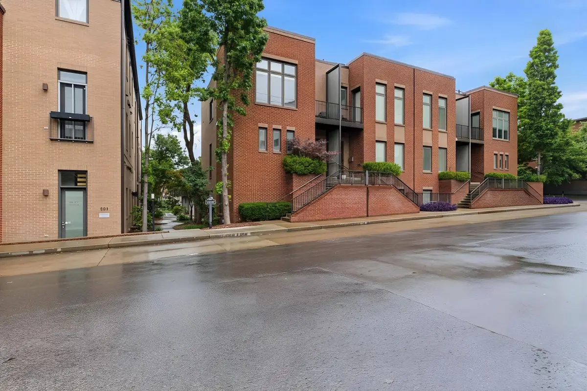 334 Van Buren St, Nashville, TN 37208 - #1