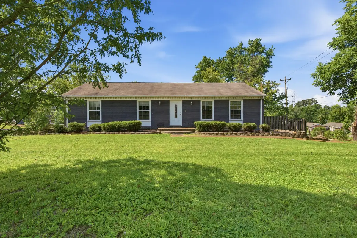 302 Gates Rd, Goodlettsville, TN 37072 - #1