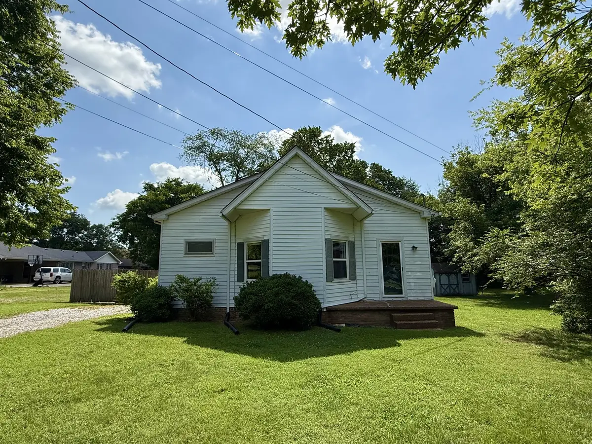629 Martha Ave, Gallatin, TN 37066 - #1