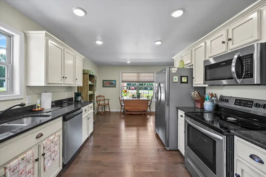 390 Marys Ln, Lafayette, TN 37083 - #3