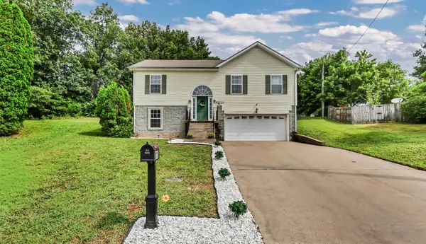 1116 Gunpoint Dr, Clarksville, TN 37042