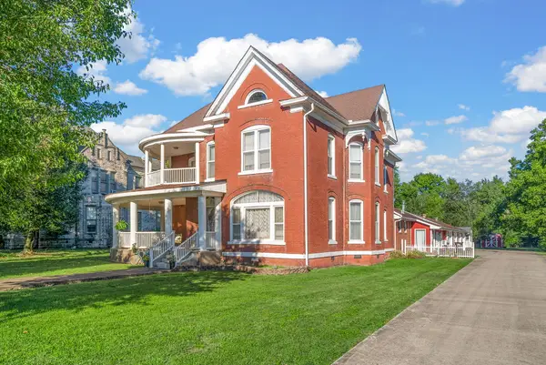 112 E Park St, Guthrie, KY 42234