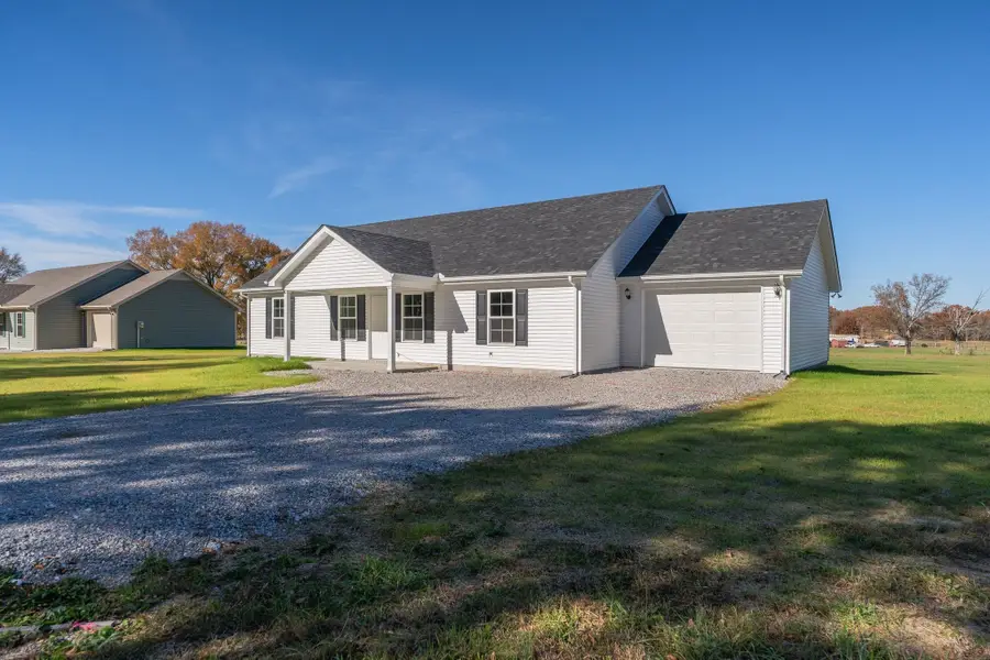 1585 Paynes Church Rd, Winchester, TN 37398 - #2