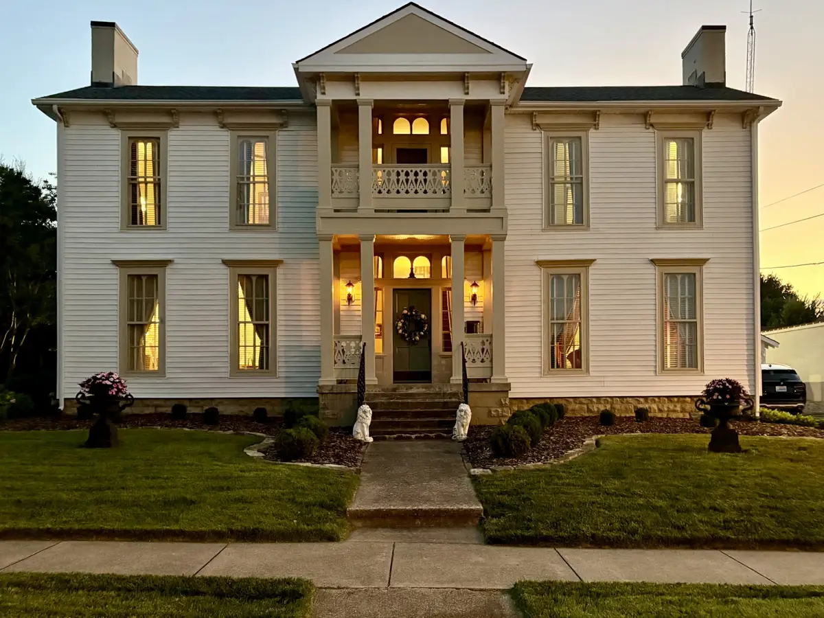 210 S College St, Franklin, KY 42134 - #1