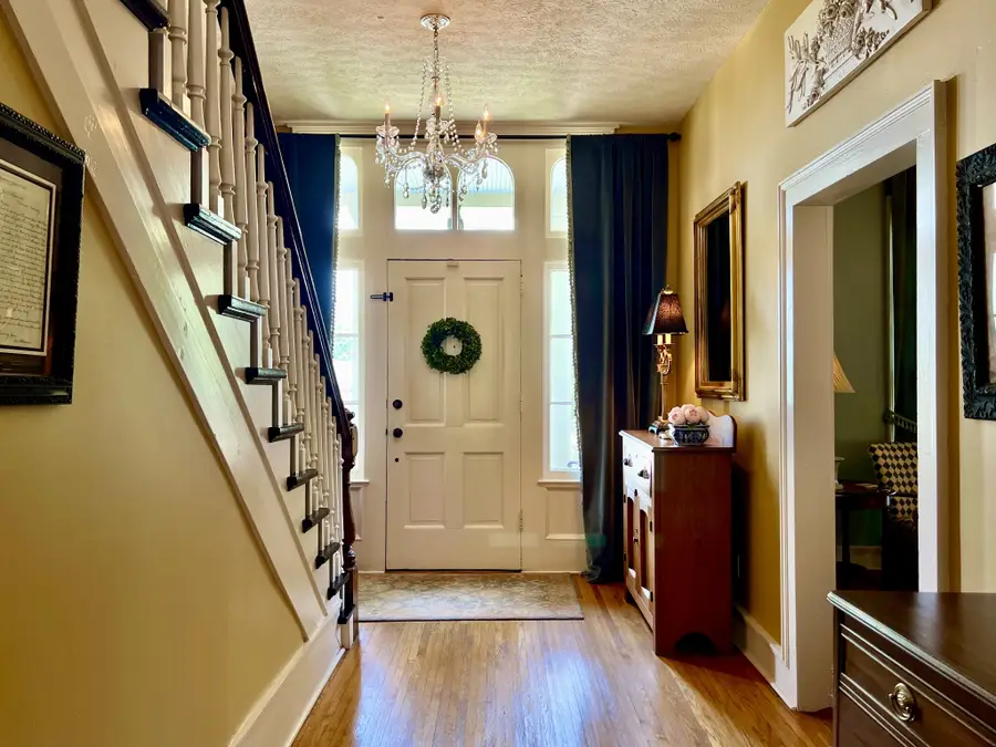210 S College St, Franklin, KY 42134 - #2