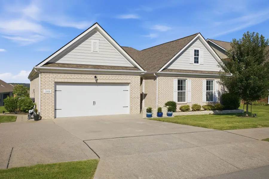 1303 Sylvan Park Dr, Spring Hill, TN 37174 - #2