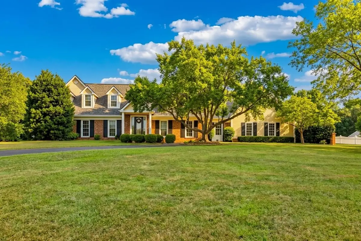 643 Cornwall Rd, Clarksville, TN 37043 - #1