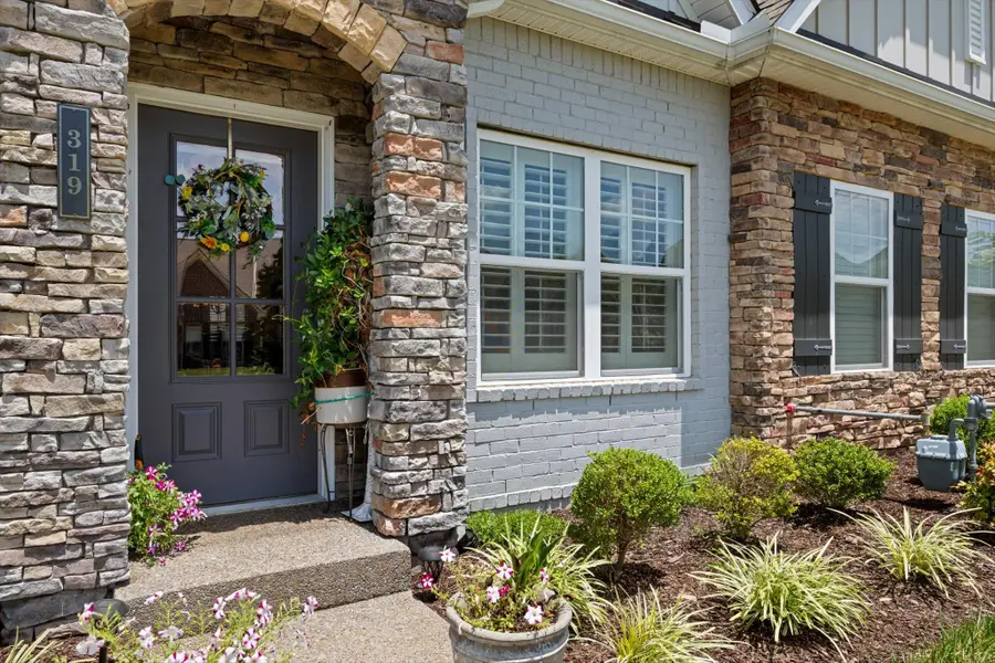 319 Buckner Cir, Mount Juliet, TN 37122 - #2