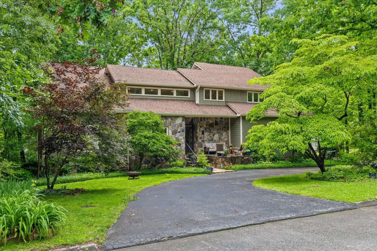 10 Pebble Lane, Signal Mountain, TN 37377 - #1