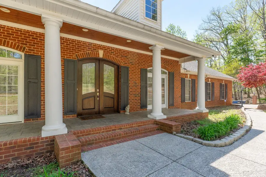 120 Dunrobin Ct, Sparta, TN 38583 - #2