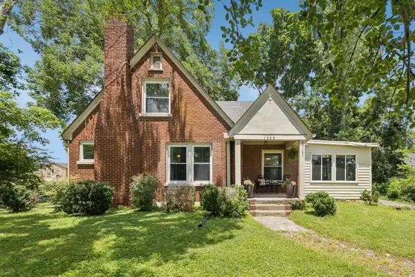 1308 Hampshire Pike, Columbia, TN 38401