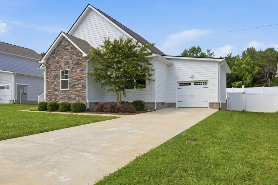 1005 Sycamore Rdg E, Burns, TN 37029 - #3