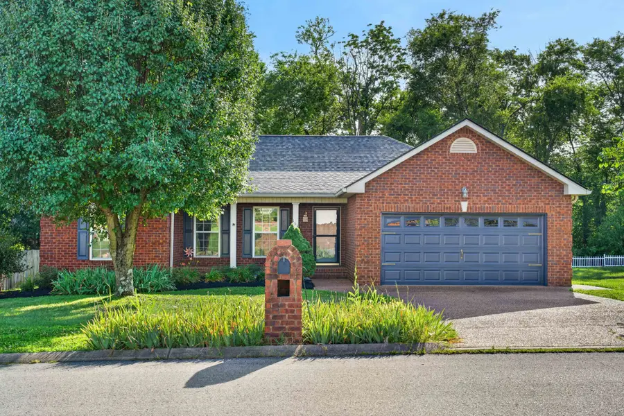 153 Putter Point Dr, Gallatin, TN 37066 - #2