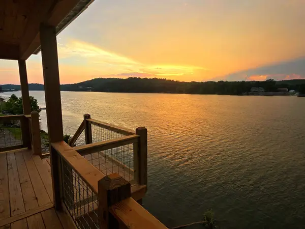 1109 River Front Drive, Clifton, TN 38425