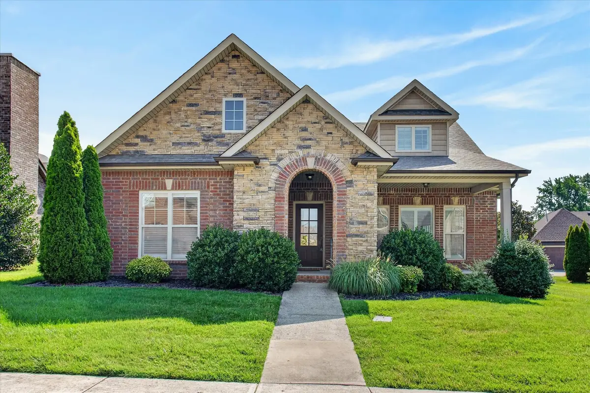 202 Dorchester Cir, Clarksville, TN 37043 - #1