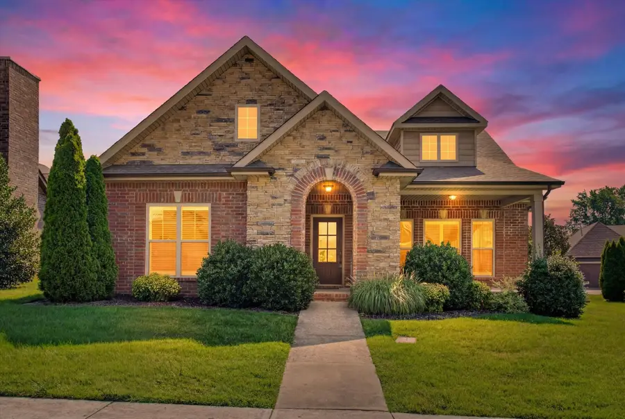 202 Dorchester Cir, Clarksville, TN 37043 - #2